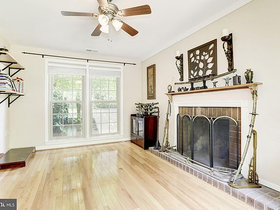 5th image of 662 Azalea Dr Unit 4