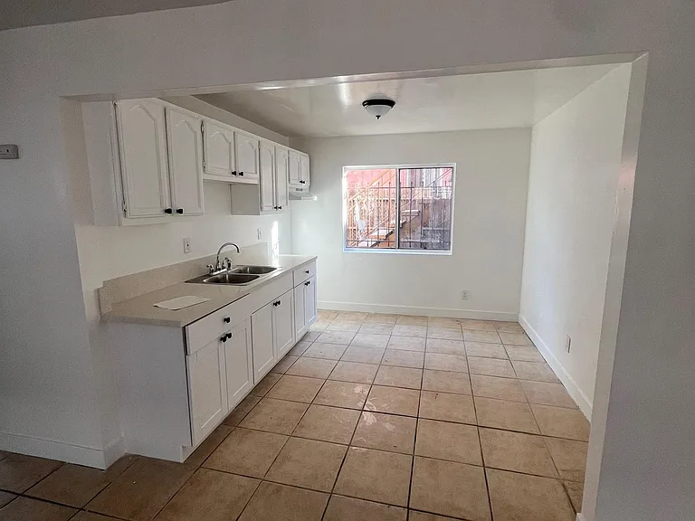 235 W 89th St — Photo 12