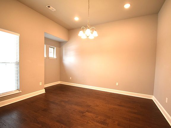 3rd image of 4504 Plumley Ave