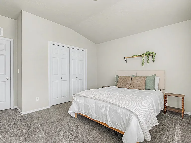 2742 W Balboa Dr — Photo 9