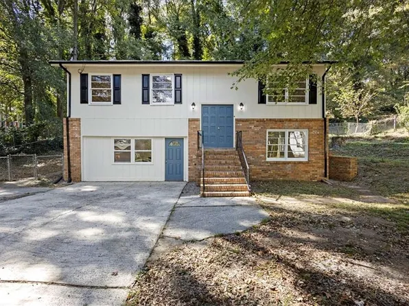 5645 Hammond Dr, Norcross, GA 30071