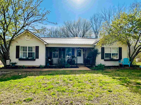 89 Albert Robinson Rd, Selmer, TN 38375