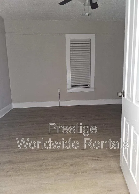 2 bed, 1.0 bath, 1100 sqft, $950 — Photo 3
