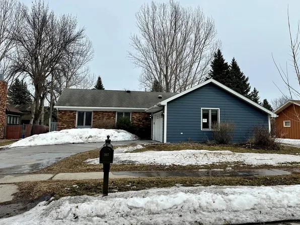 3817 Simonview Ct, Grand Forks, ND 58201