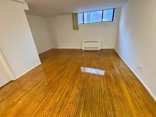 Rented by J PRESTON AND ASSOCIATES INC | media 8