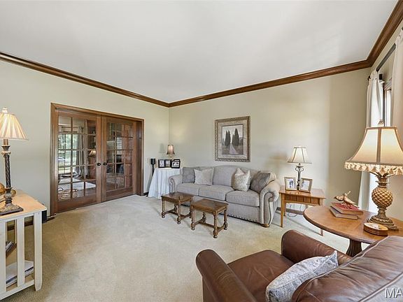 2nd image of 645 Arbor Haven Dr