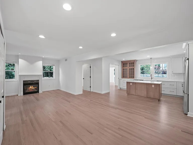 650 W Lincoln St — Photo 9