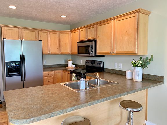 2nd image of 2922 Stoney Creek Ct