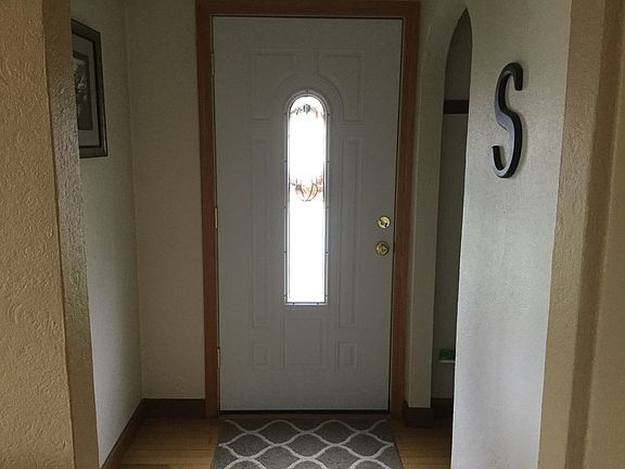 3rd image of 615 1st Ave E