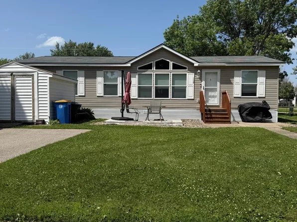 108 Wilson Dr, Owatonna, MN 55060