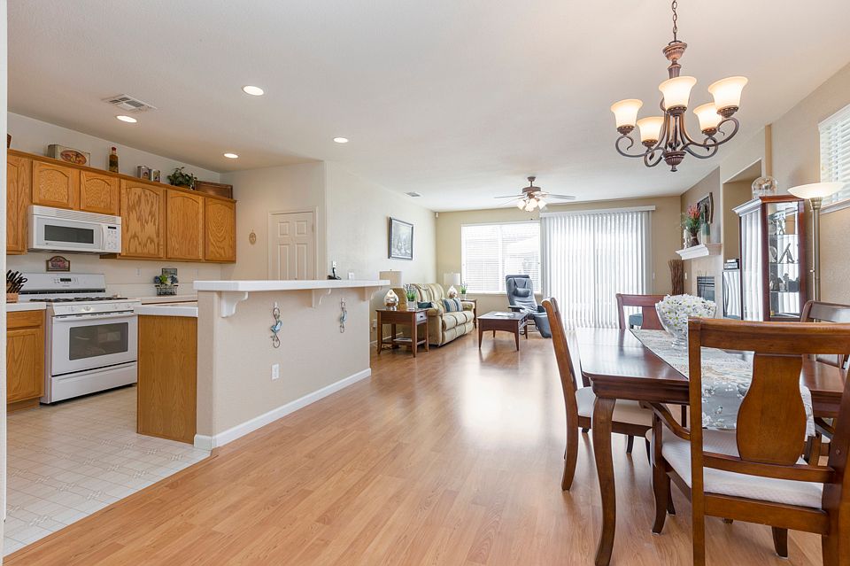 1st image of 5049 Broadwater Dr