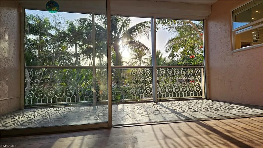 2 bed, 2.0 bath, 1300 sqft, $3,700 — Photo 2