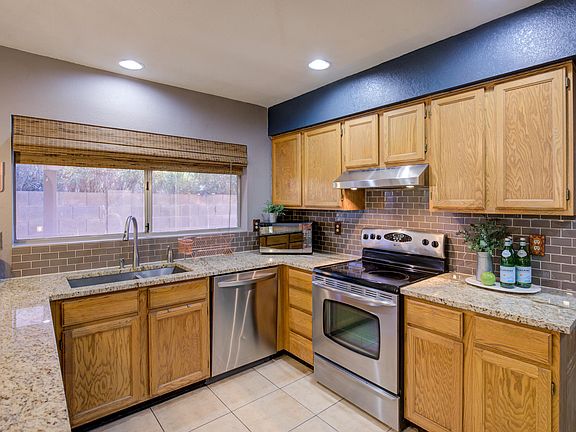 4th image of 7425 W Sunnyside Dr