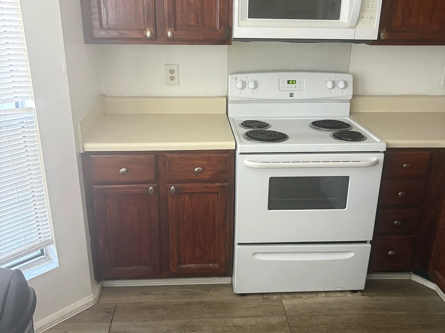 3 bed, 2500 sqft, $850 — Photo 4