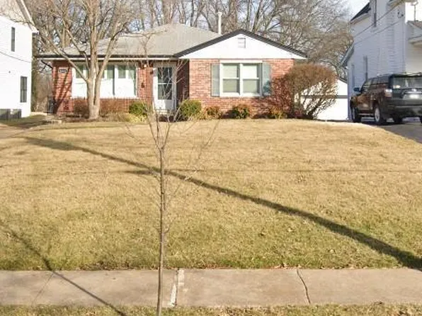2412 High School Dr, Saint Louis, MO 63144