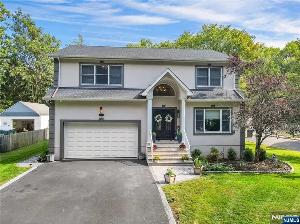 59 Lohs Pl, Harrington Park, NJ 07640