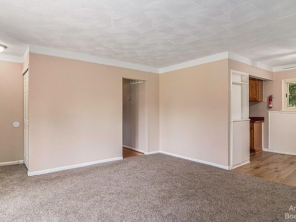 5th image of 1113 Zephyr St