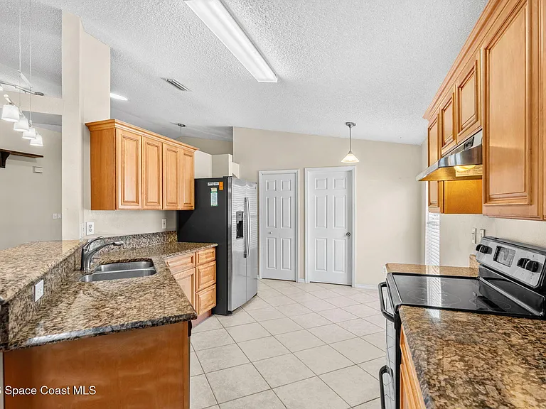 4211 Swanna Dr — Photo 19
