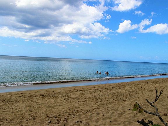 Calm beach overlooking the Desecheo Island