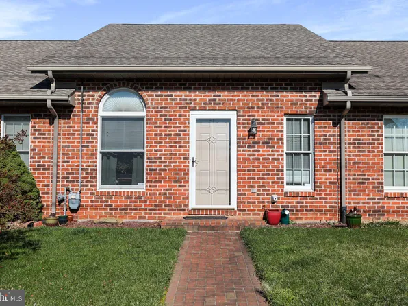 30 Cambridge Ln, Chambersburg, PA 17201