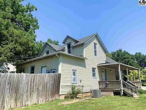 3rd image of 101 S Schmidt Ave