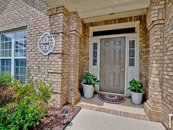 2nd image of 3008 Hampstead Dr SE