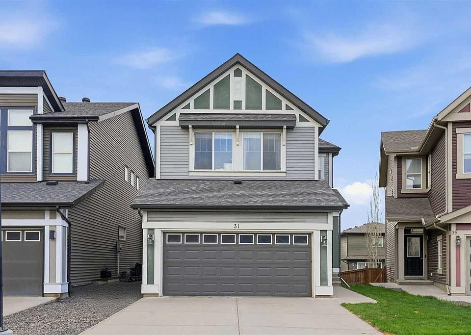 1st image of 31 E Evansridge Cres NW