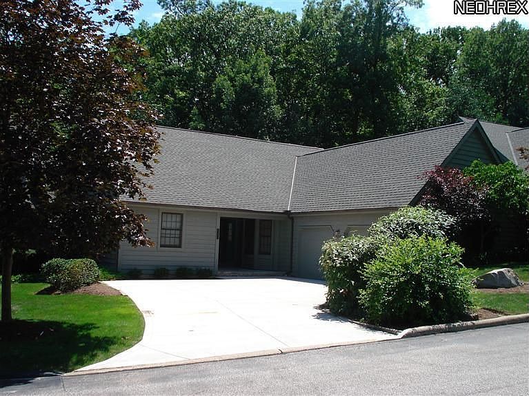 1st image of 9098 Woodcrest Dr