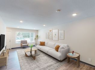 208 S. Hyland, Ames, IA 50014