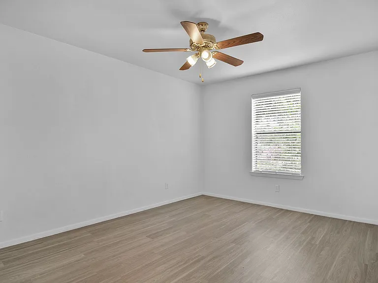5720 Cedar Creek Dr — Photo 22