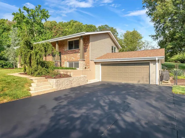 2809 Patti Ln, High Ridge, MO 63049