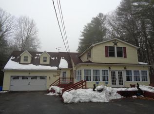 529 Rowland Rd, Greeley, PA 18425