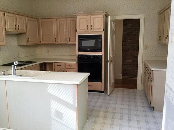 4th image of 252 Deer Run Ln