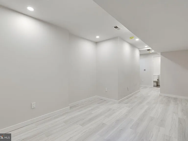 614 Hoffman St — Photo 9