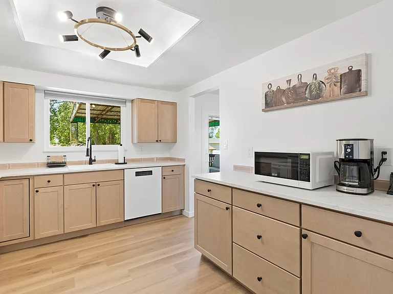 6770 Caballero Ave — Photo 4