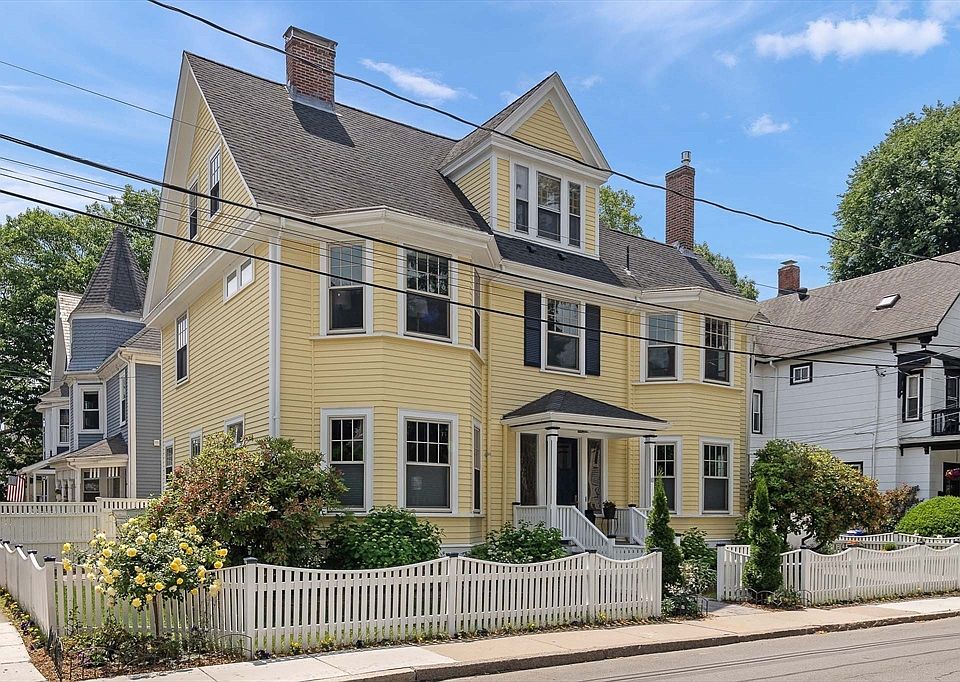 1st image of 10 Brewer St