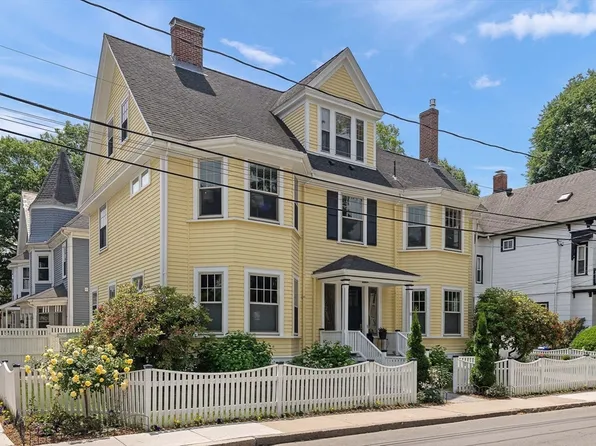 10 Brewer St, Jamaica Plain, MA 02130