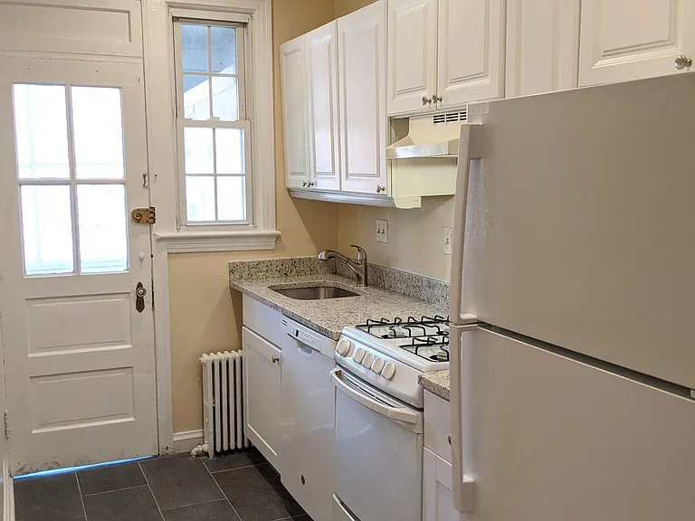 3931 W St NW #1 — Photo 29
