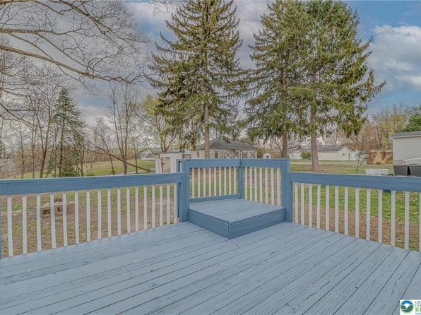 705 Spring St, Moosic, PA 18507