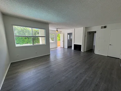 4747 Kester Avenue Photo 1