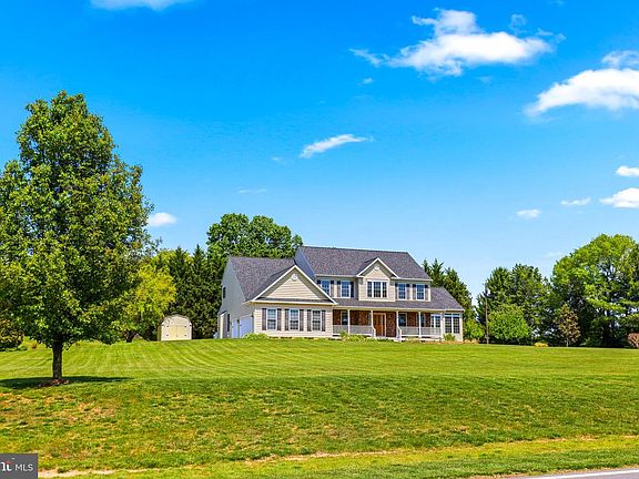 3rd image of 425 Chinquapin Dr