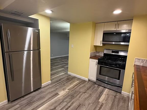 3rd image of 2541 Bittersweet Ln N
