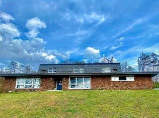 15 Napier Ridge Rd, Hazard, KY 41701