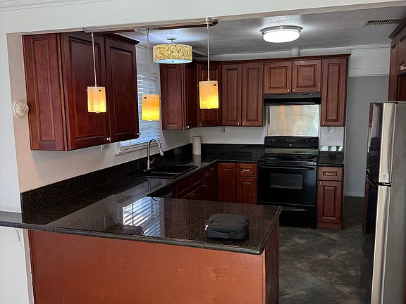 4th image of 2315 Grace St #1