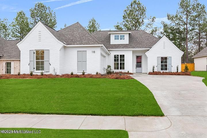 1st image of 118 Lakecrest Dr