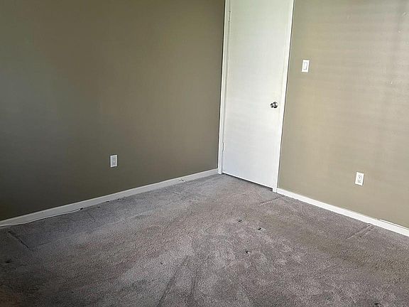 5th image of 413 Gregorys Way