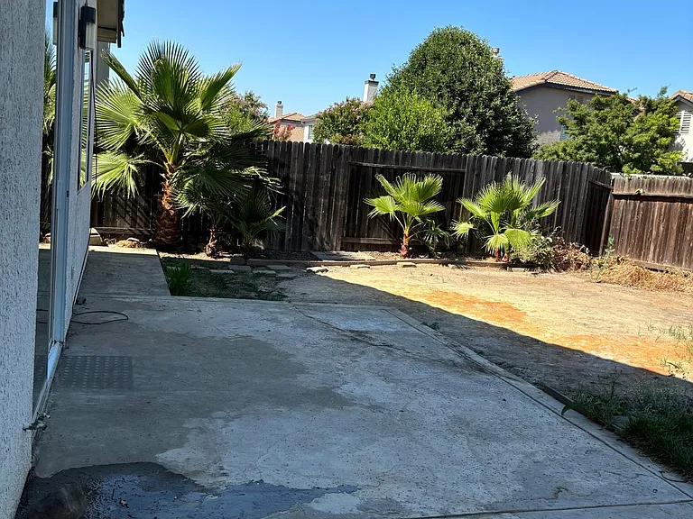 530 Bridgeford Dr — Photo 16