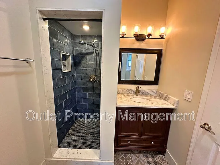 133 E Concord St #A — Photo 11