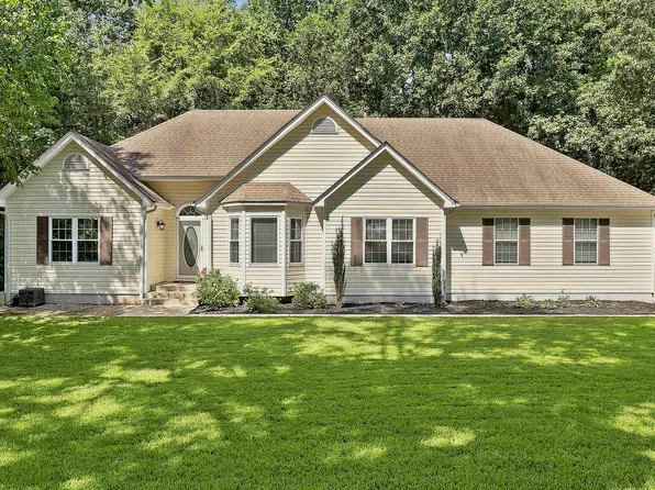 70 Wilkes Ct, Newnan, GA 30263