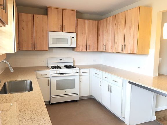 2nd image of 1018 Elkgrove Ave APT 2